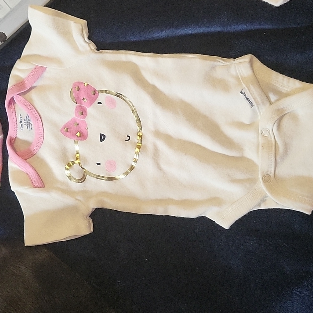 Onesie - Picture 3 of 4